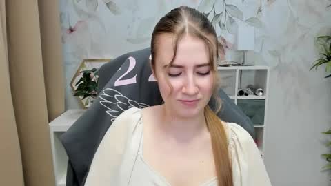 Megan online show from December 18, 2024, 6:53 am