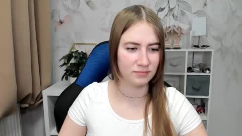 Megan online show from December 19, 2025, 6:42 am