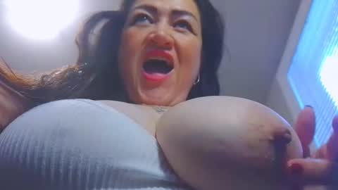 Snapshot of megatitsxx chatting on October 1, 2025, 5:41 pm SHAROLD online show from October 1, 2025, 5:41 pm