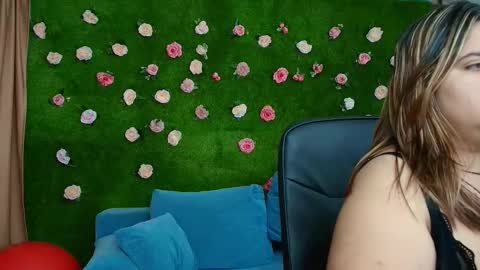 megatitts_ online show from November 3, 2025, 7:59 pm