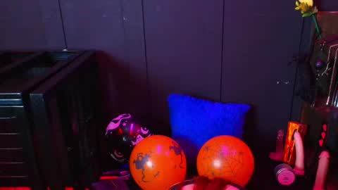 Snapshot of meghan_baker21 chatting on October 18, 2025, 1:56 pm Megahn online show from October 18, 2025, 1:56 pm