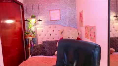 Snapshot of meghan_nill chatting on December 2, 2025, 2:50 am Meghan online show from December 2, 2025, 2:50 am