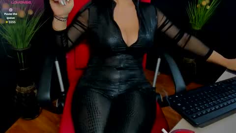 Miss Meghan or MM    online show from November 19, 2025, 2:22 am