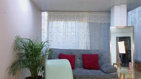 Mei online show from February 15, 2025, 10:31 pm