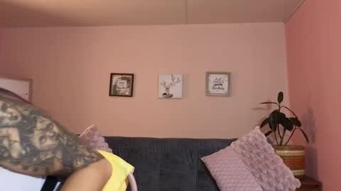 Mei online show from October 4, 2025, 11:19 am