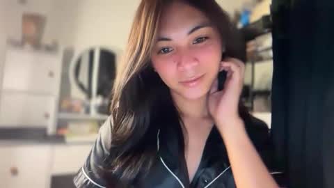 meiluxe online show from April 14, 2026, 4:51 am