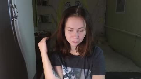 Mila online show from November 2, 2025, 7:27 pm