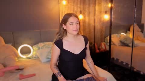 Melanie Baez online show from October 15, 2025, 9:48 pm