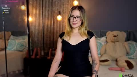 Melanie Baez online show from April 20, 2026, 2:14 am