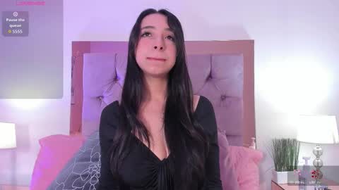 Melanie online show from November 9, 2025, 11:19 am