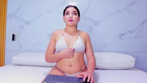 Snapshot of melanie_harl chatting on February 24, 2026, 7:34 pm Melanie online show from February 24, 2026, 7:34 pm