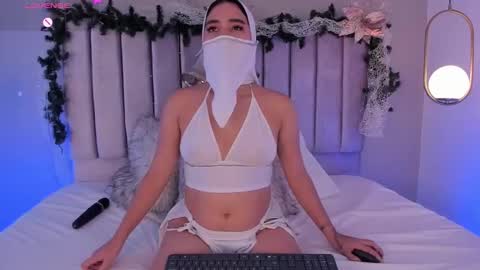 Melanie online show from November 25, 2025, 7:58 pm