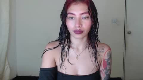 Melanie roux  online show from February 16, 2025, 6:10 pm