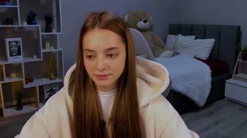 MelanieAlves online show from November 29, 2025, 6:11 pm