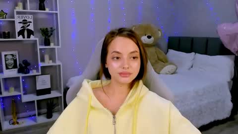 Snapshot of melaniealves chatting on April 13, 2026, 8:36 pm MelanieAlves online show from April 13, 2026, 8:36 pm