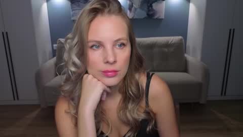 Melanie Bennett online show from December 4, 2025, 6:34 am