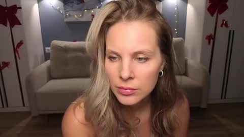 Melanie Bennett online show from January 5, 2026, 5:27 pm