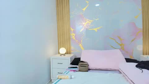 Melanie online show from September 15, 2025, 11:54 am