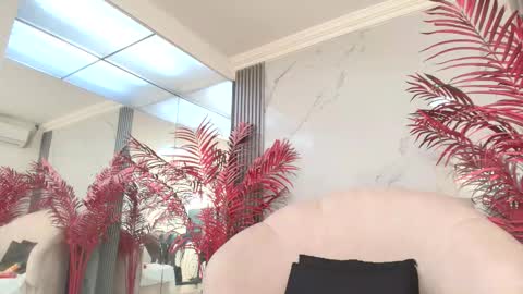 Melanie online show from September 23, 2025, 12:19 pm