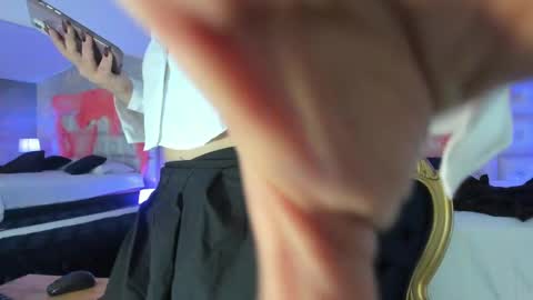 Melanie Roux online show from October 12, 2025, 12:04 pm