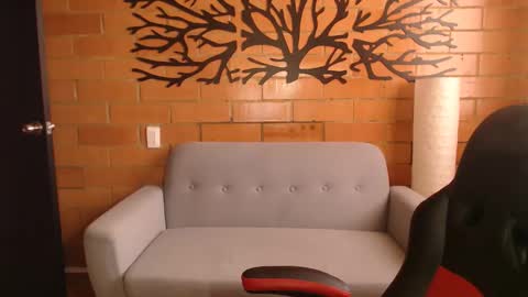 Snapshot of melanny_69 chatting on February 6, 2026, 11:46 am Melanny online show from February 6, 2026, 11:46 am