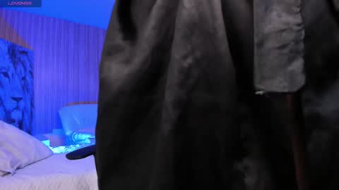 MelanyLuv online show from September 17, 2025, 9:05 pm