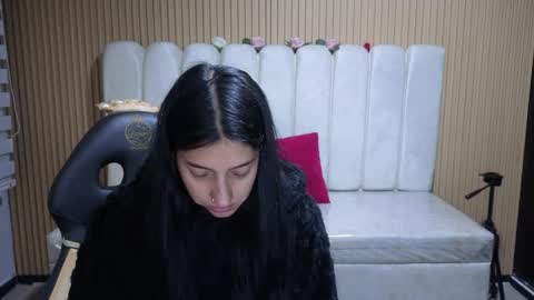 melanny_petite online show from April 16, 2026, 12:39 pm
