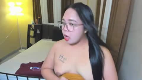 Snapshot of melayfoxx chatting on April 22, 2026, 2:07 pm melayfoxx online show from April 22, 2026, 2:07 pm