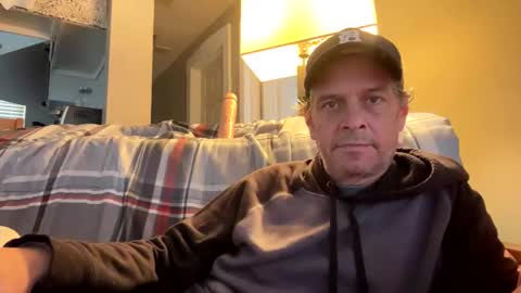 Snapshot of melays1972 chatting on December 1, 2025, 6:24 pm Tan lines online show from December 1, 2025, 6:24 pm