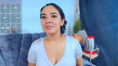    Independent model online show from December 23, 2025, 3:04 am