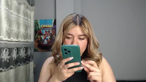 meliinna_xxx online show from November 28, 2025, 2:25 am