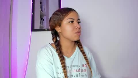 M E L I N A  online show from April 13, 2026, 9:20 pm