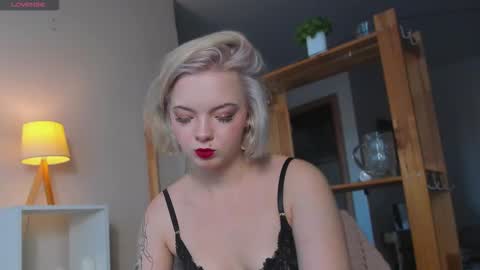 Snapshot of melinamonroe chatting on October 2, 2025, 3:24 am My name is Melina online show from October 2, 2025, 3:24 am