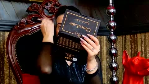 Melissa online show from November 9, 2025, 12:25 pm