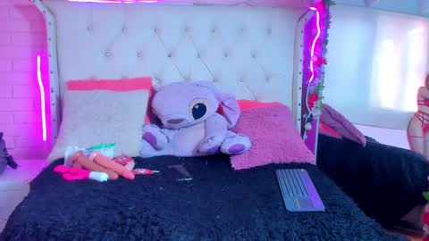 Meli online show from February 15, 2025, 6:44 pm