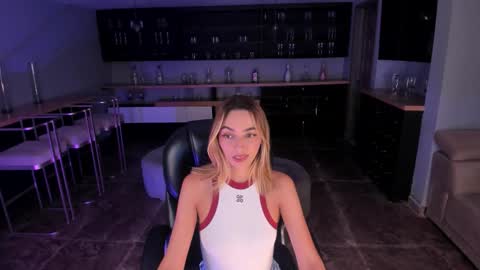 Snapshot of melissamoore_ chatting on March 24, 2026, 2:49 am Call me Meli online show from March 24, 2026, 2:49 am