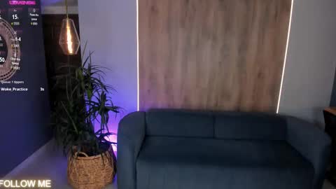 Snapshot of melissamoore_ chatting on March 25, 2026, 3:23 am Call me Meli online show from March 25, 2026, 3:23 am