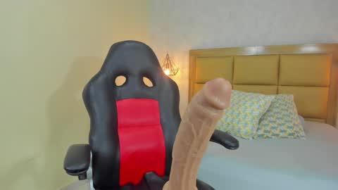    online show from October 28, 2025, 8:22 pm