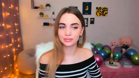 Tessa online show from February 9, 2025, 10:32 pm