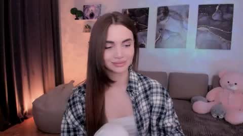 Tessa online show from May 1, 2026, 3:00 am