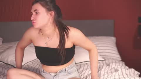 Snapshot of mellisamckeel chatting on April 19, 2026, 10:36 am Lia online show from April 19, 2026, 10:36 am