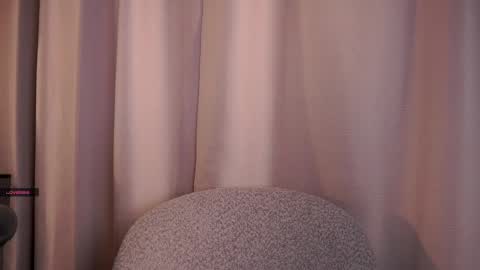 Snapshot of mellisamckeel chatting on April 21, 2026, 2:51 am Lia online show from April 21, 2026, 2:51 am