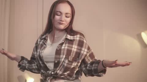 Snapshot of mellisamckeel chatting on June 1, 2026, 1:46 pm Lia online show from June 1, 2026, 1:46 pm
