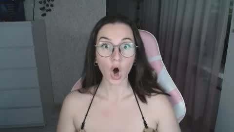 Snapshot of mellonmayre chatting on February 9, 2026, 7:40 pm mellonmayre online show from February 9, 2026, 7:40 pm