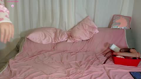 Snapshot of mellowditz chatting on November 12, 2025, 3:40 am Melody Day online show from November 12, 2025, 3:40 am