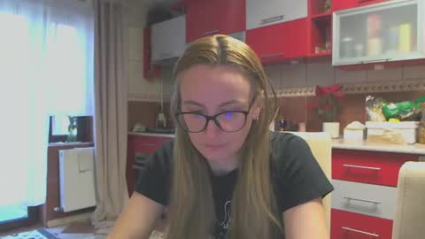 Melly online show from February 11, 2025, 7:44 am