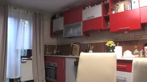 Melly online show from October 14, 2025, 6:36 am