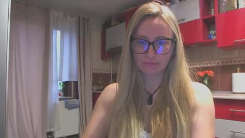 Melly online show from February 8, 2026, 9:02 am