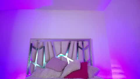 Snapshot of melody__77 chatting on June 2, 2026, 4:36 am online show from June 2, 2026, 4:36 am