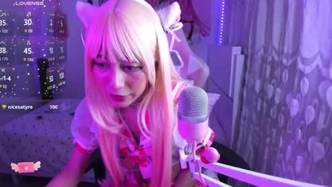 Snapshot of melody_e00 chatting on September 17, 2025, 10:22 pm Elizabeth online show from September 17, 2025, 10:22 pm